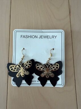 FREE W/ BUNDLE! Gold Butterfly Drop Earrings